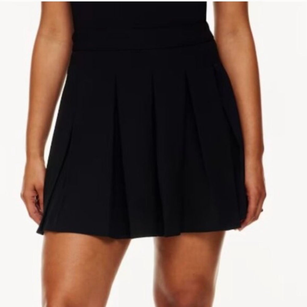 NWT Babaton (by Aritzia) Savoy Skirt